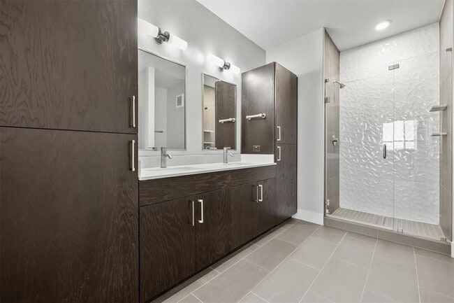 Building Photo - 3114 S Congress Ave