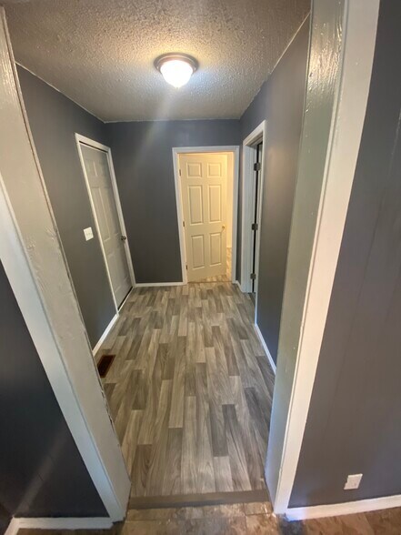 Building Photo - 136 Snyder Dr