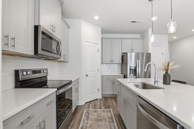 Building Photo - 2317 Belterra Dr