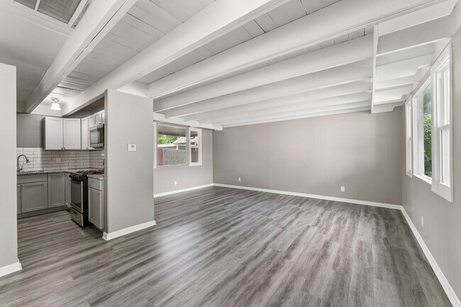 Building Photo - Charming Mid-Century Ranch Home Available Now!  1st Month's Rent is FREE!*