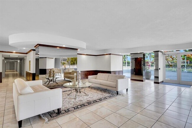 Building Photo - 2841 N Ocean Blvd