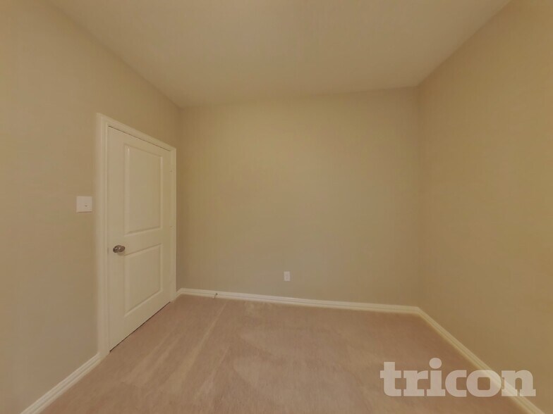 Building Photo - 260 Jenkinson Dr