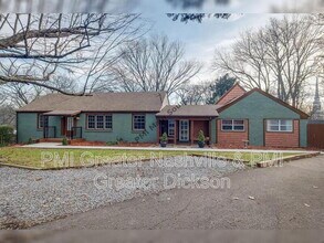 Building Photo - 1711 Golf St