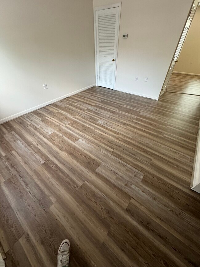 Building Photo - 376 Woodstock Ln