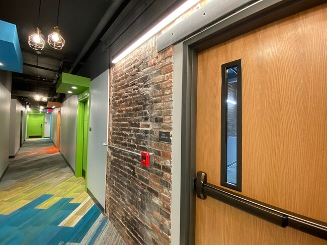 Building Photo - 83 Hanover St