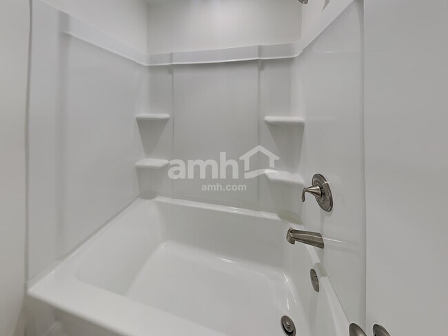 Building Photo - 405 Levon Ct