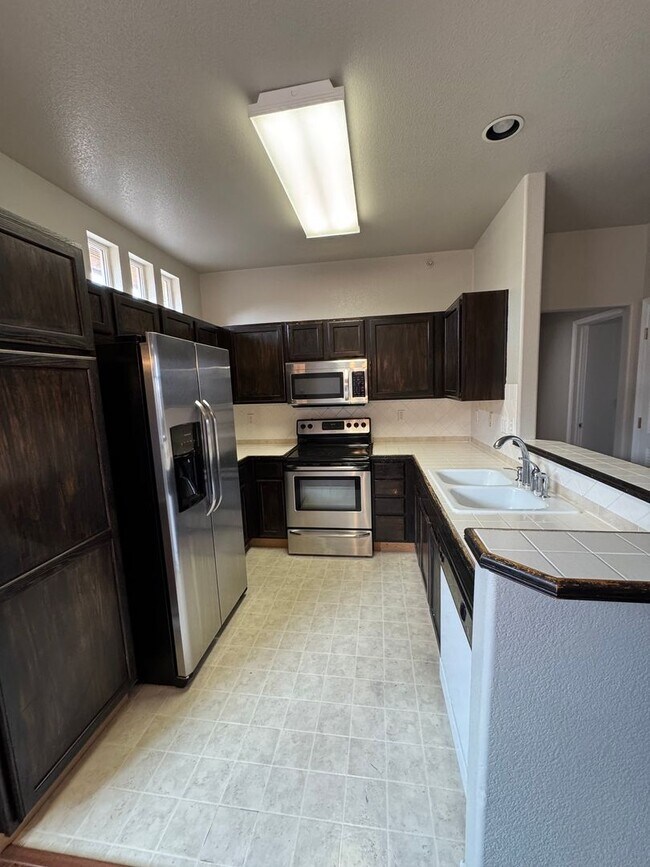 Building Photo - Gorgeous 2bd 2ba Condo in Southwest Colorado Springs!