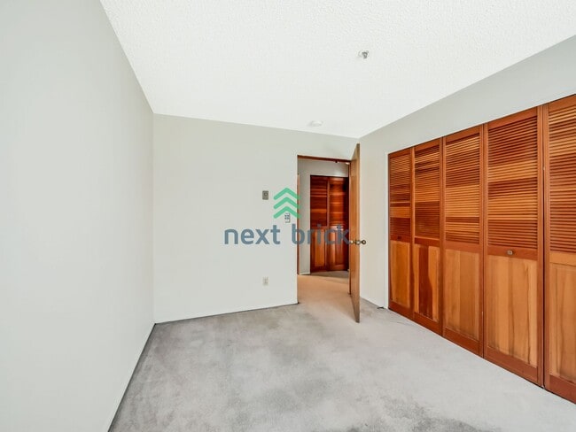 Building Photo - 2 Bed 1 Bath Condo in Desirable Capitol Hill