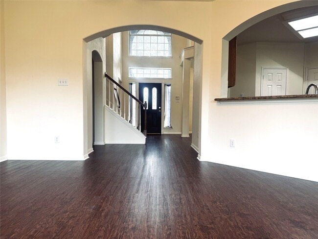 Building Photo - 3623 Pine Valley Dr