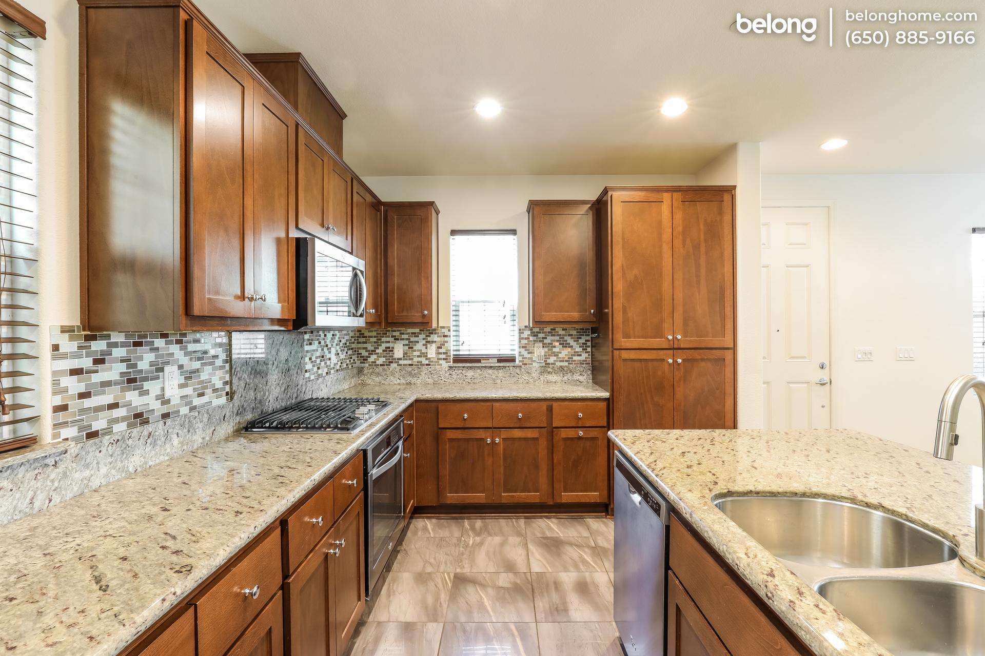 Building Photo - 1591 Sylvia St