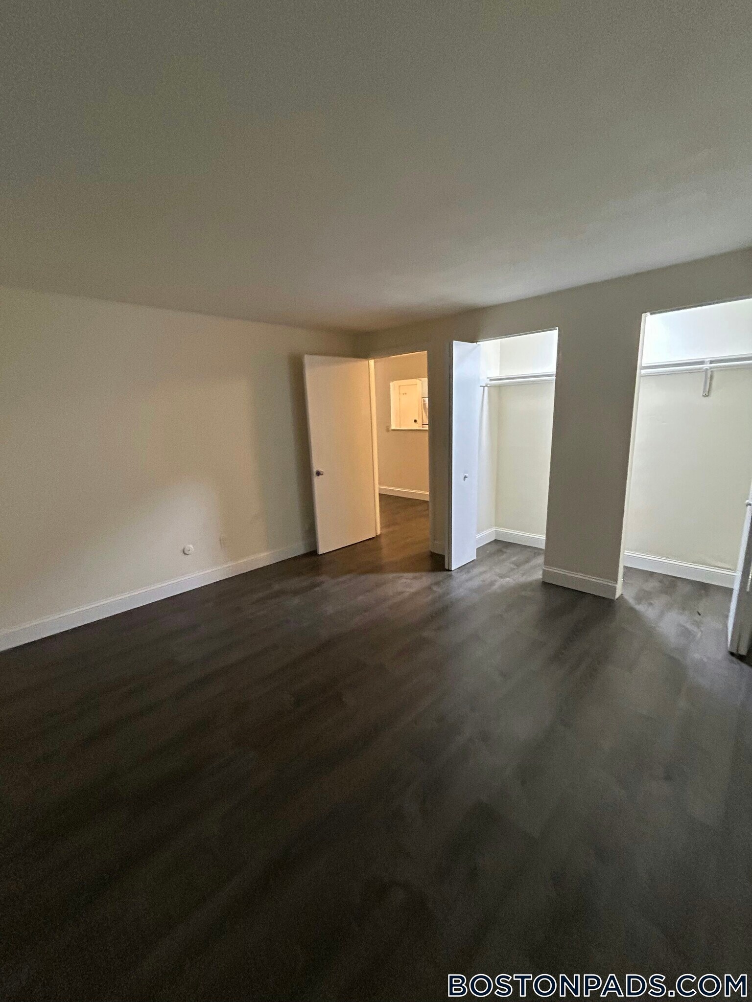 Building Photo - 122 Dustin St