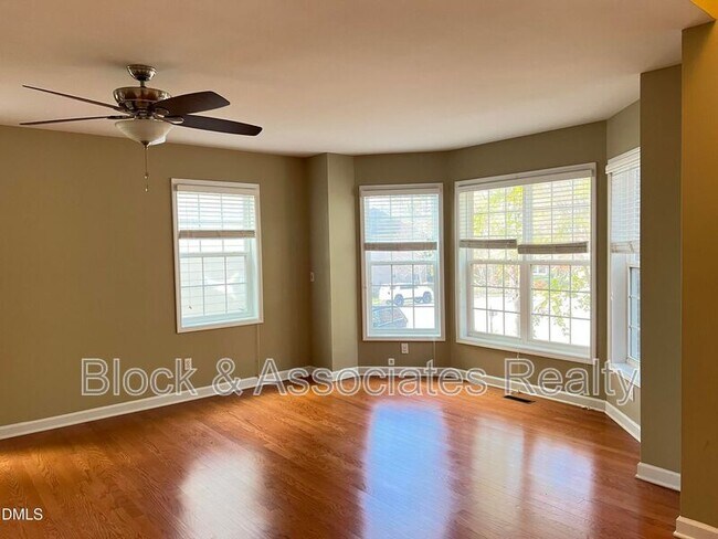Building Photo - 936 Bentbury Way