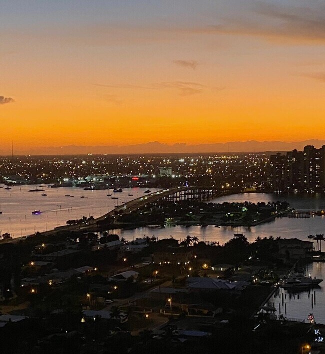 Building Photo - 3000 N Ocean Dr