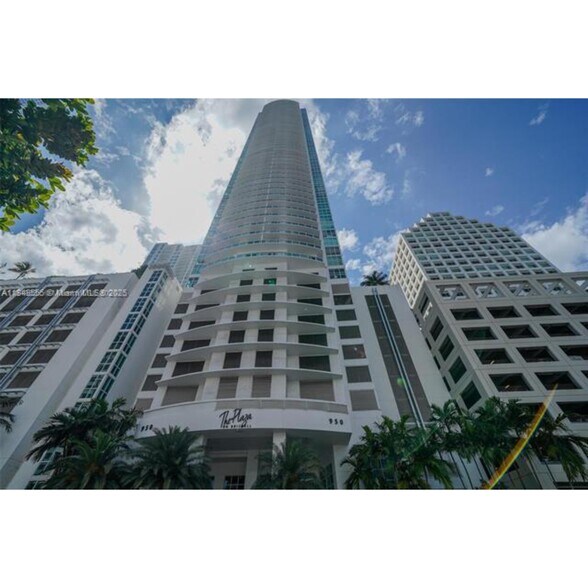 Primary Photo - 950 Brickell Bay Dr