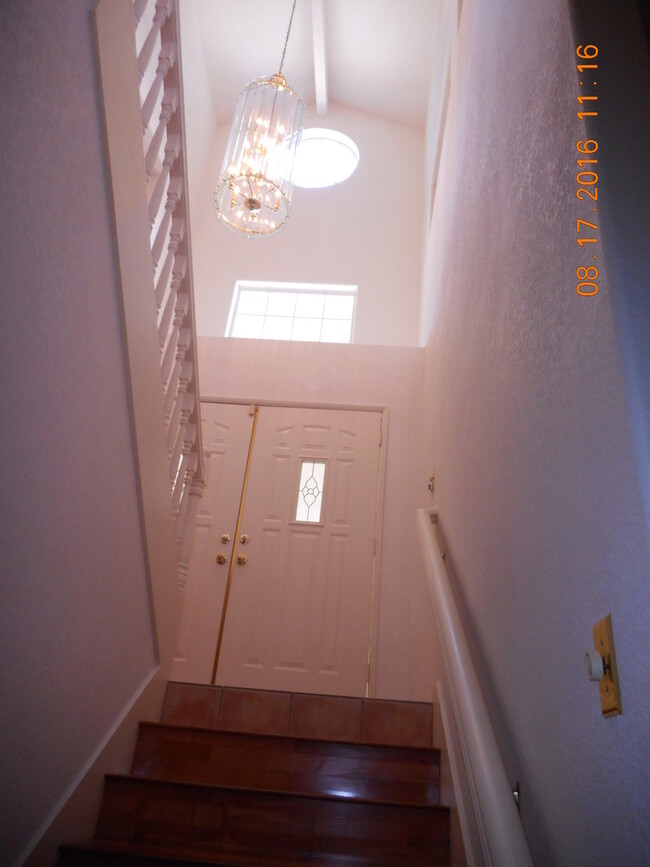 Building Photo - Beautiful 3BD/ 2 BA House For Rent