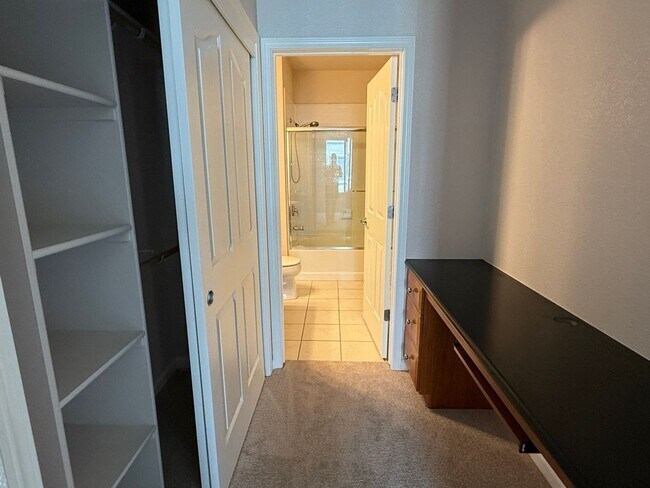 Building Photo - Beautiful 2 Bedroom 2 Bath Condo in the De...