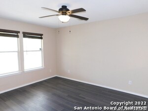 Building Photo - 10386 Oakwood Crest