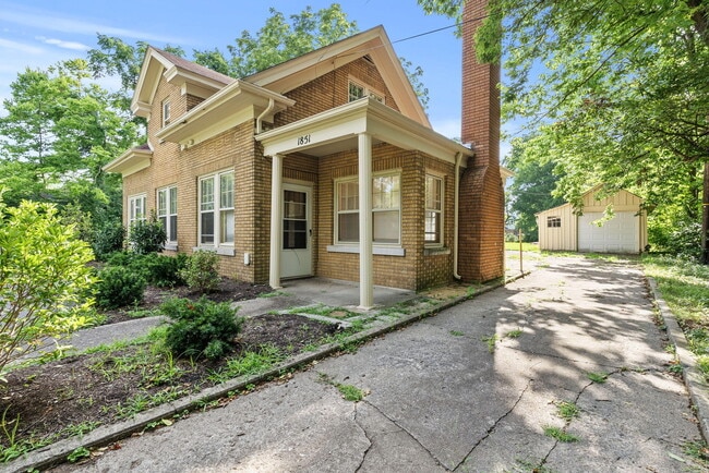 Building Photo - 1851 Nicholasville Rd
