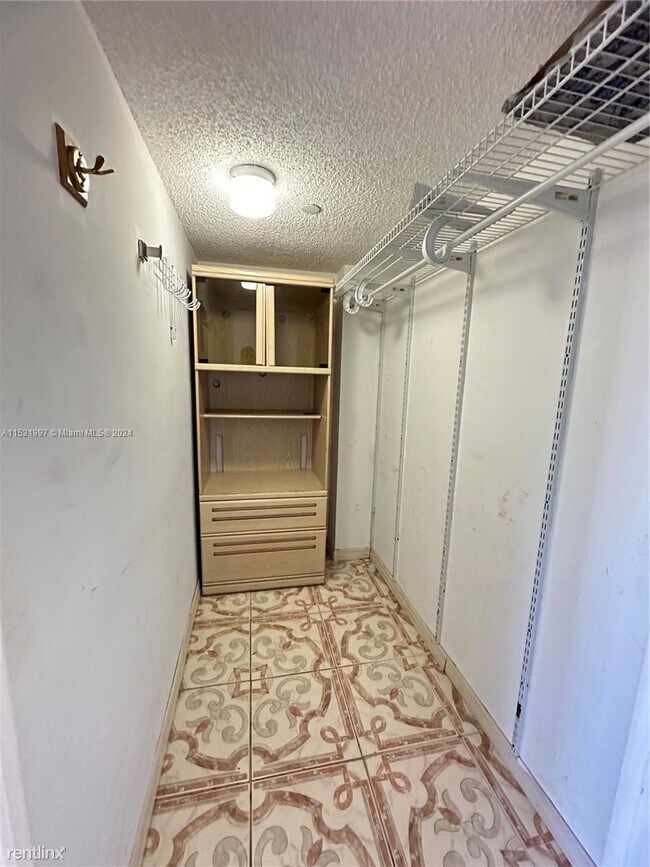 Building Photo - 3 br, 2 bath House - 8540 SW 133rd Avenue ...