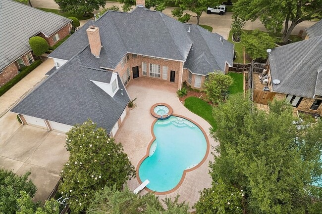 Building Photo - 3301 Queensbury Way W
