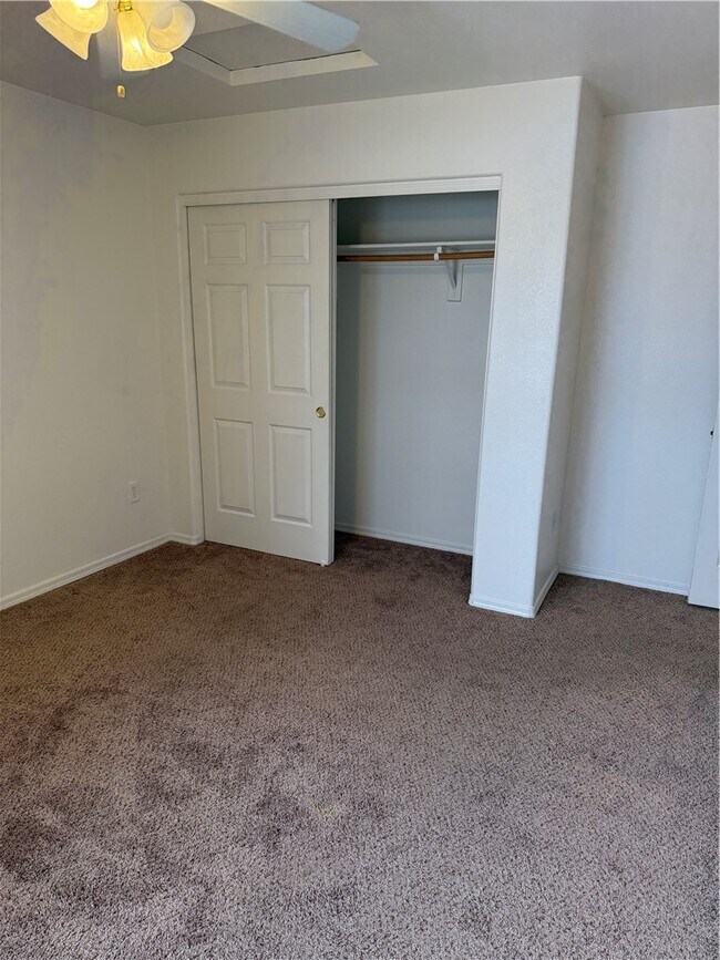 Building Photo - 3424 Sunriver Rd