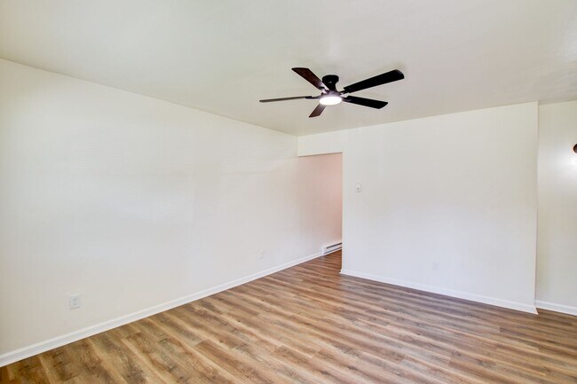 Building Photo - 1306 Linden Ave