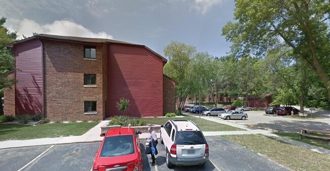 Building Photo - 250 Femrite Dr