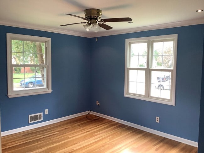 Building Photo - SPACIOUS SINGLE FAMILY HOME FOR RENT