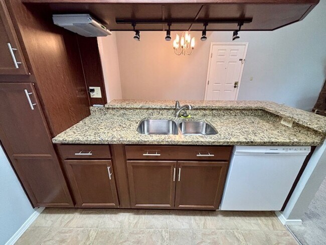 Building Photo - 7730 W 87th Dr