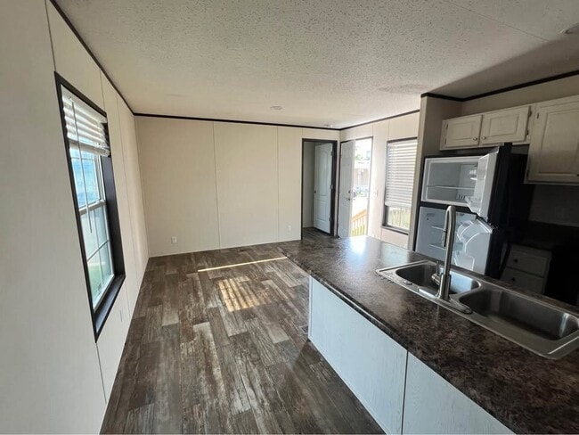 Building Photo - 123