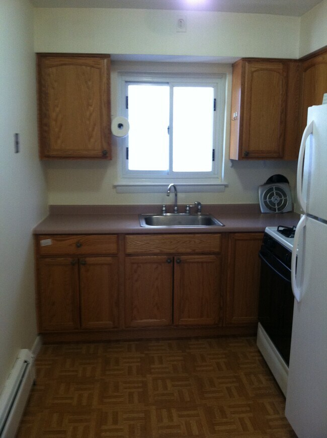 Building Photo - 134 Commercial Ave