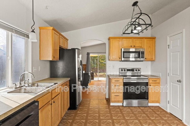 Building Photo - 43 S Newberry Way