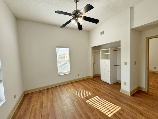 Building Photo - Historic Downtown | 4BR/4BA | Near Flagler...