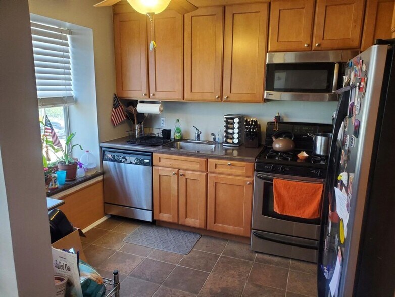 Building Photo - 452 Tournament Dr