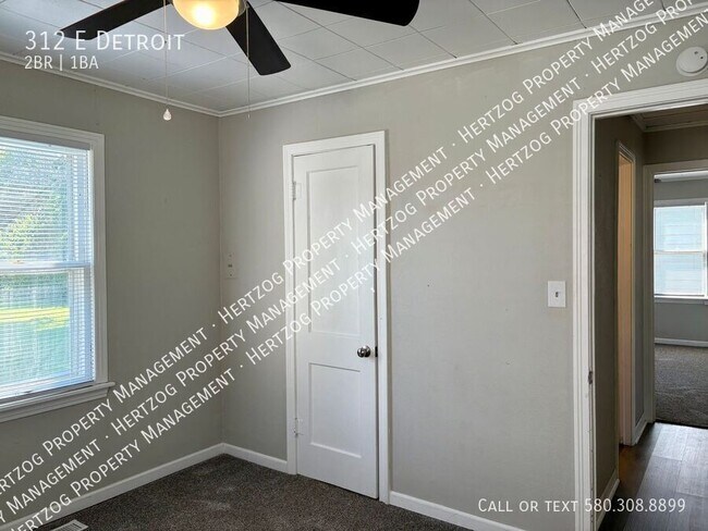 Building Photo - 312 E Detroit-