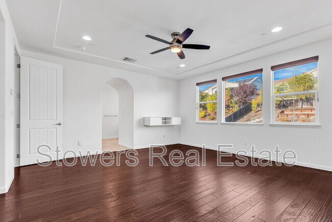 Building Photo - 3223 Carpenter Way