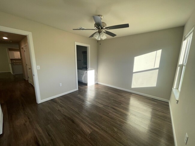 Building Photo - 3 bed, 2 bath Duplex in Wagoner