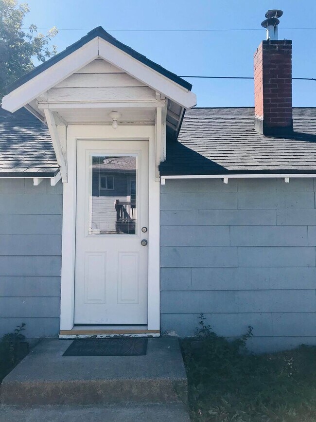 Building Photo - 115 N Jackson St