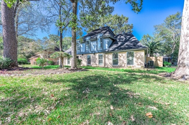 Building Photo - 3511 Tree Ln