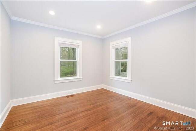 Building Photo - 456 White Oak Shade Rd