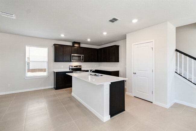 Building Photo - Beautiful 4/3 w/ Loft Energy Efficient Home for Rent in St. Cloud