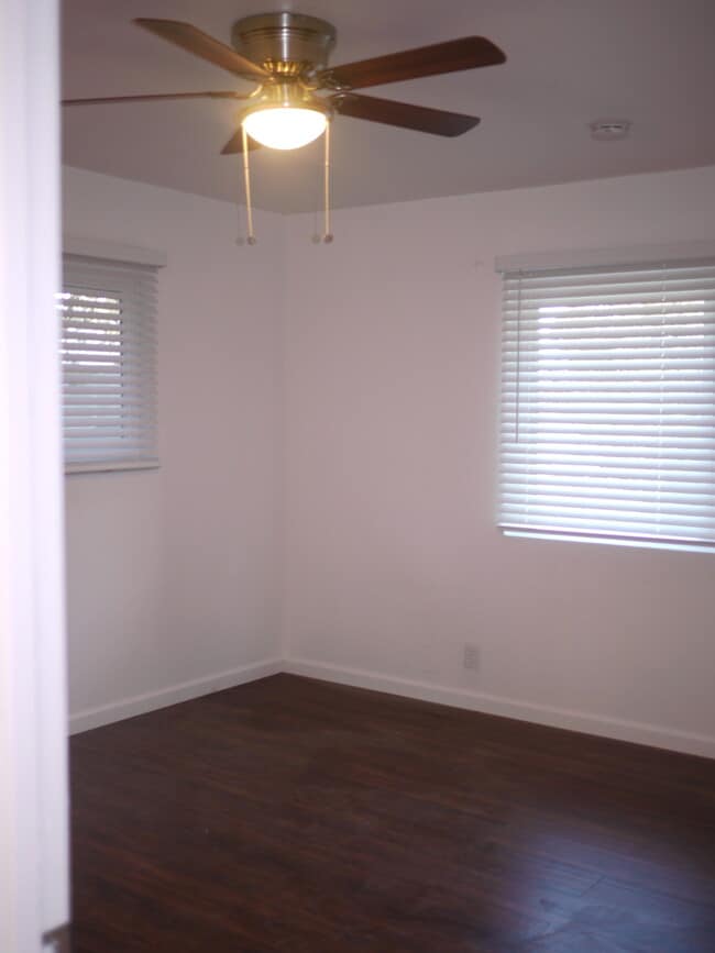 Building Photo - Charming 2-Bed, 1.5-Bath Home with 2-Car Garage in Hesperia, CA!