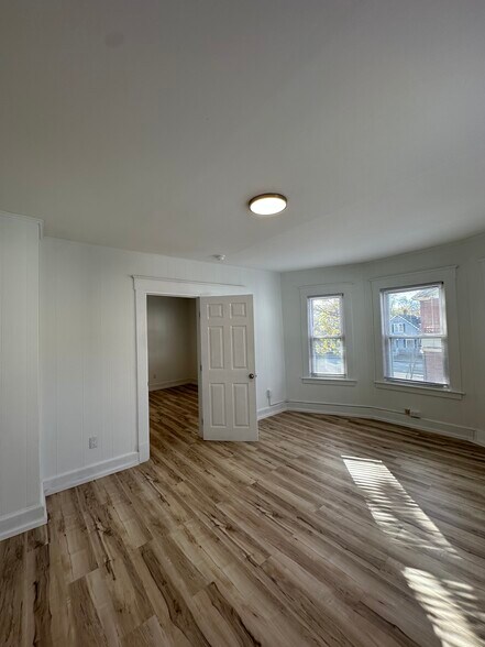 Building Photo - 12 Margerie St