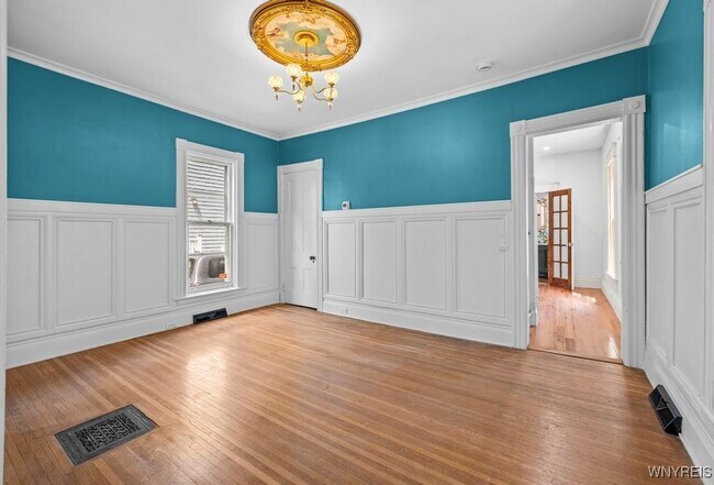 Building Photo - 890 W Ferry St