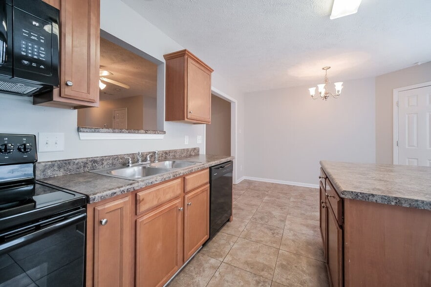 Building Photo - 104 David Bolin Dr