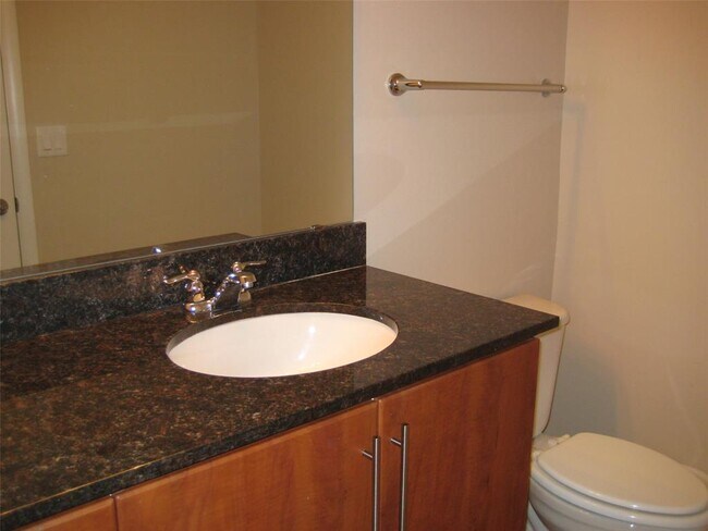 Building Photo - 54 Rainey St