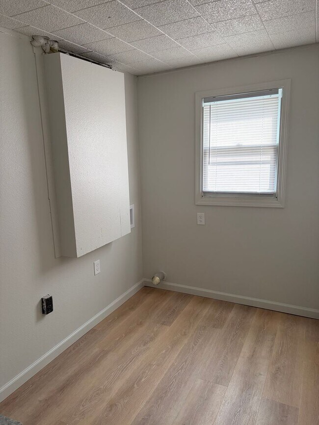 Building Photo - 3513 James Ave