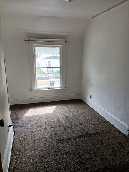 Building Photo - 206 Summit Ave