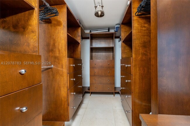 Building Photo - 613 Ocean Dr
