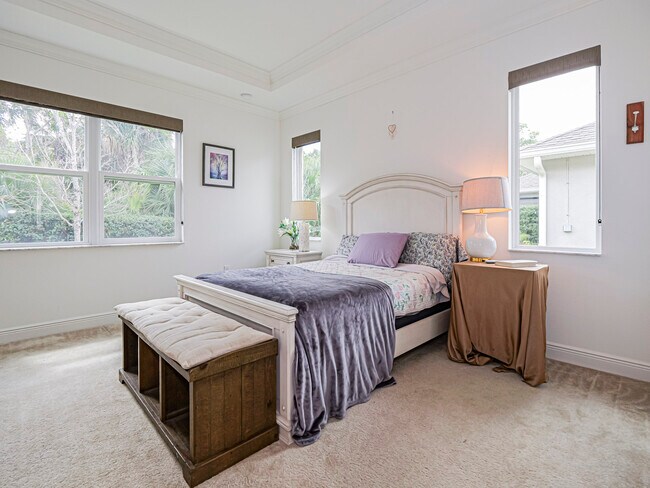 Building Photo - 5945 Buttonwood Sq